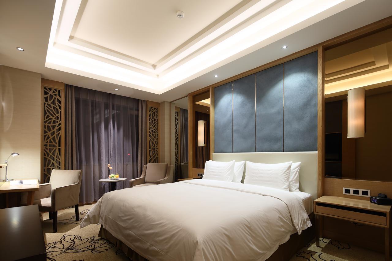 Jinan Luxury Blue Horizon Hotel Zewnętrze zdjęcie