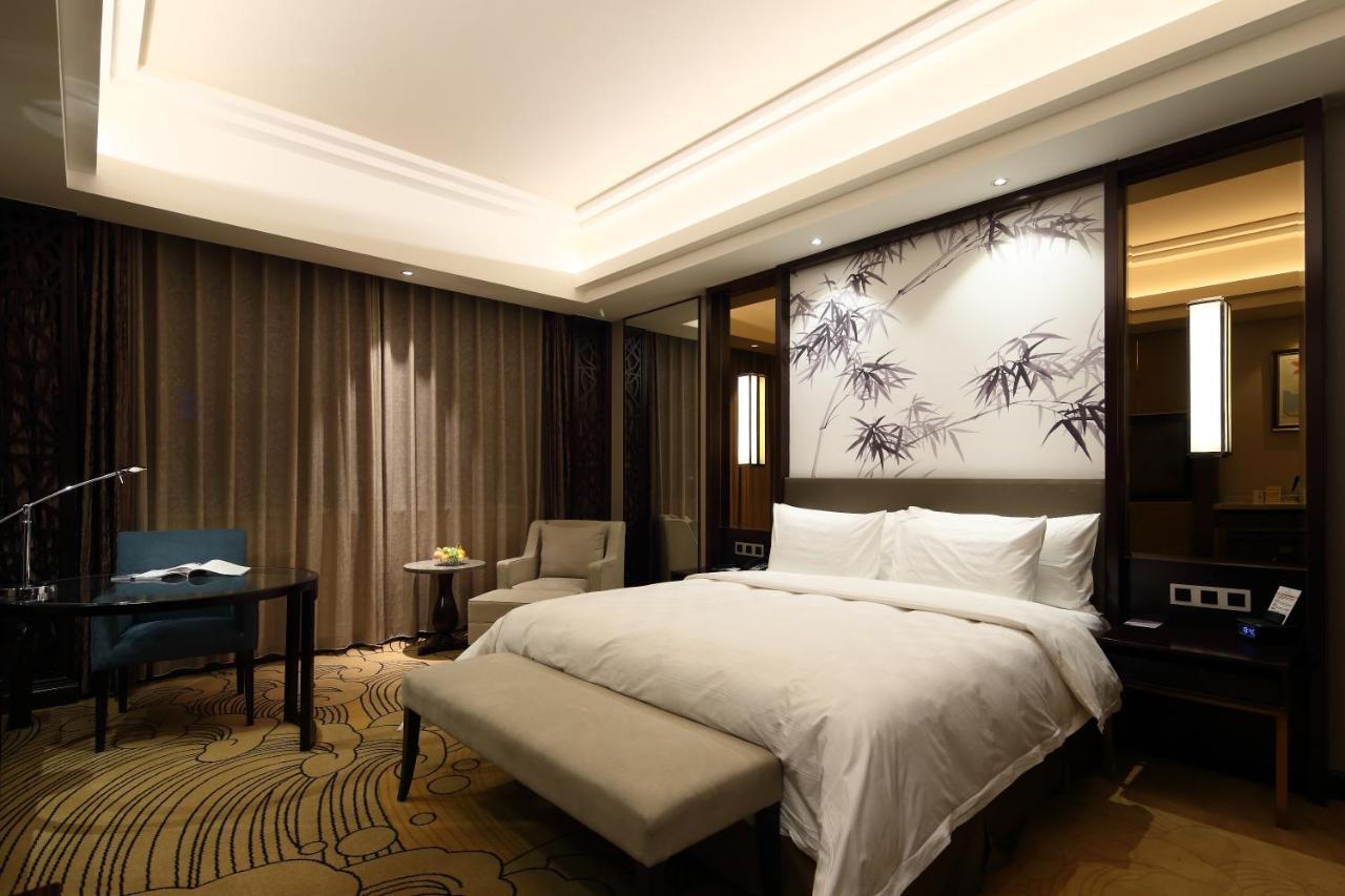 Jinan Luxury Blue Horizon Hotel Zewnętrze zdjęcie
